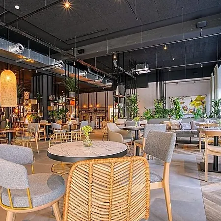 Ninetynine Hotel
